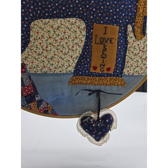 Vintage Toye Sewing Machine Needlepoint Cross Stitch Quilted Embroidery Hoop - Picture 3 of 4